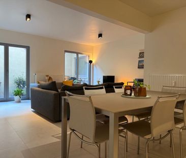 Te huur: ruim gelijkvloers appartement nabij stadscentrum van Aalst - Photo 3