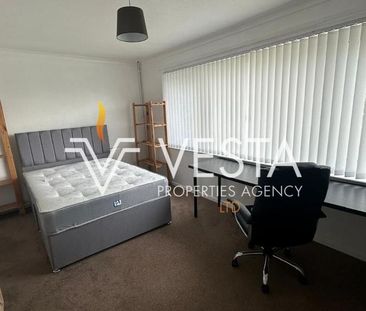 4 bedroom semi-detached house to rent - Photo 4