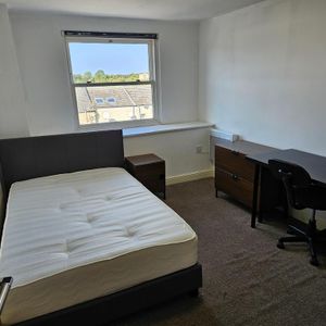 5 bedroom flat to rent - Photo 3