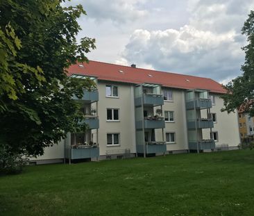 Wohnen mit Komfort: Attraktive 1-Zimmer-Wohnung mit Dusche und Balkon - Foto 1