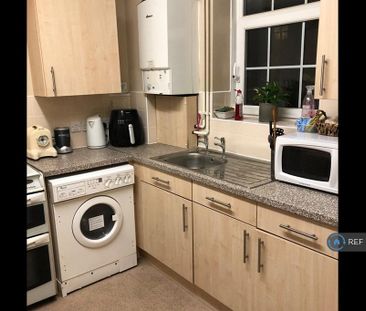 1 bedroom in a flat share to rent - Photo 6