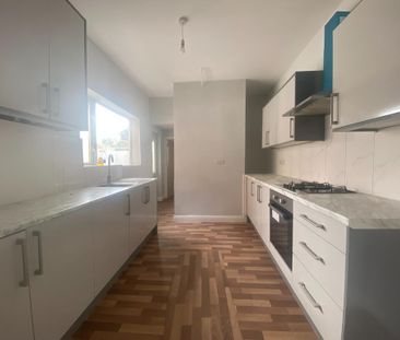 3 bedroom terraced house to rent - Photo 6