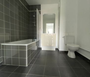 Location Appartement 2 pièces 49m² MONT ST AIGNAN 76130 - Photo 4