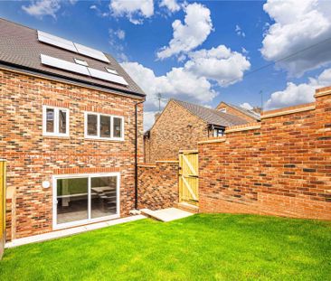 4 bed Semi Detached House for rent - Photo 4