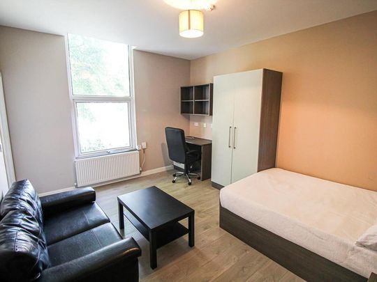 Studio to rent - Photo 1