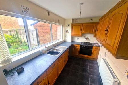 3 Bedroom Detached To Let - Photo 4