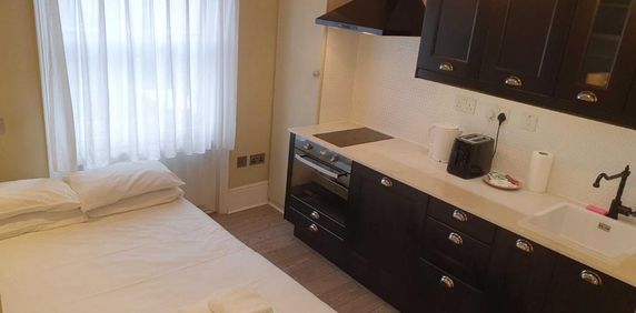 Studio to rent - Photo 2