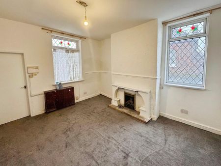 3 bedroom end of terrace house to rent - Photo 2