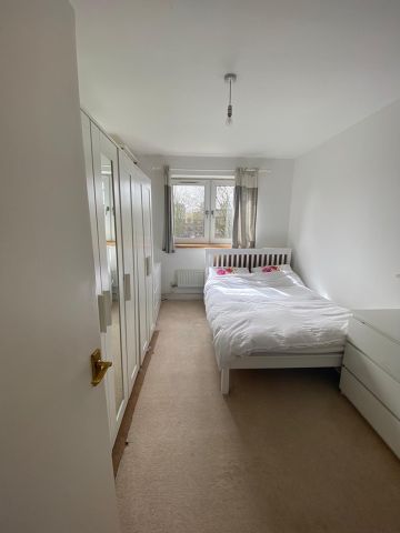 1 Bed Flat, Trevithick House, SW8 - Photo 5