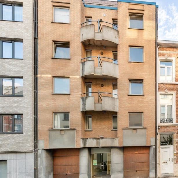 Appartement te huur - Photo 1