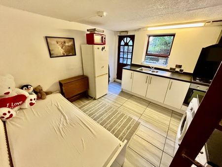 1 Bed Flat, Zinzan Street, RG1 - Photo 3