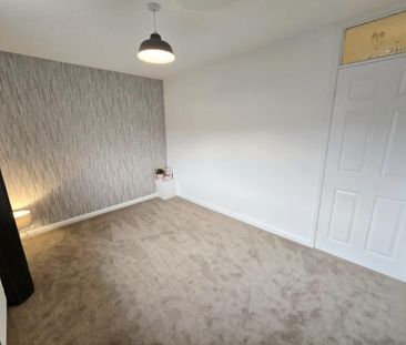 2 bedroom semi-detached house to rent - Photo 6