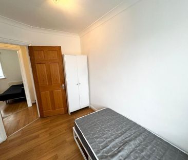 2 bedroom maisonette to rent - Photo 4