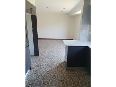 Family Home! - Photo 2