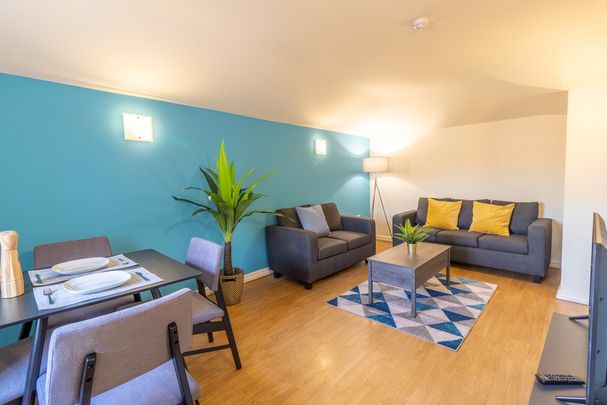 5 Bed Student Accommodation - Photo 1