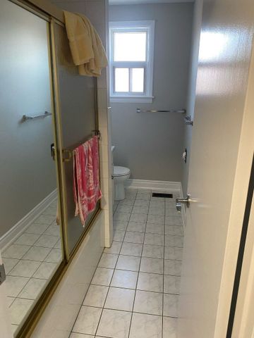 For Lease - 424 East 42nd Street Unit# D, Hamilton, Ontario - Photo 3
