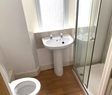 6 bedroom flat to rent - Photo 1