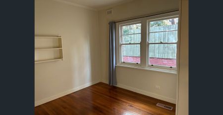 Lovely Family Home In A Prime Location - Photo 3