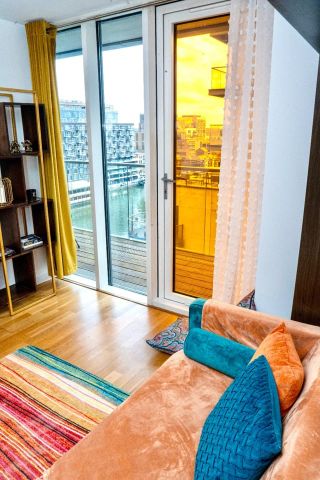 1 Bed Flat, Ability Place, E14 - Photo 3