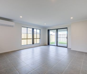 Family Home in Camelot Estate! - Photo 5