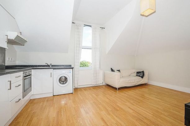 1 bedroom property to rent - Photo 1