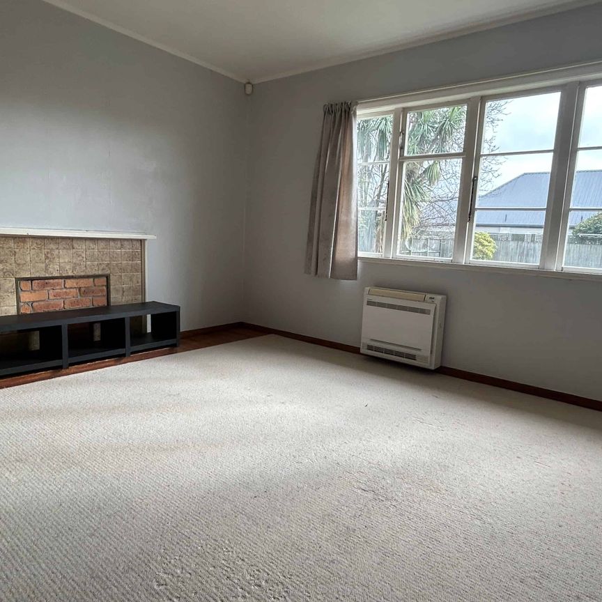 Character Home, in the right spot! - Photo 1