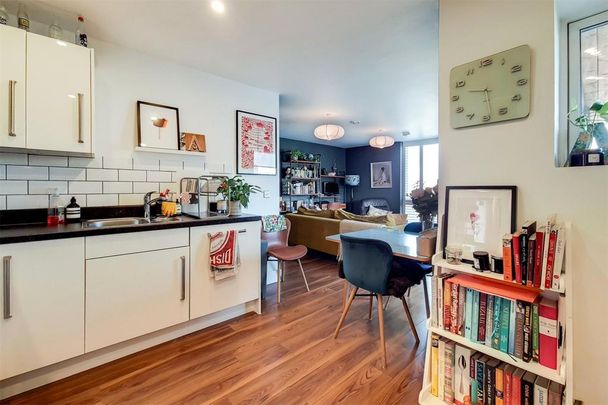 2 bedroom flat to rent - Photo 1