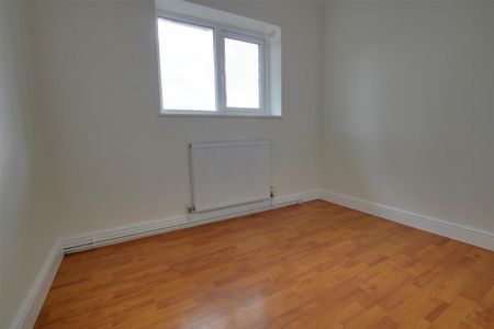 3 bedroom apartment to rent - Photo 5