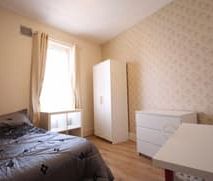 8 Bed - 30 Brudenell Avenue, Hyde Park, Leeds - LS6 1HD - Student - Photo 1