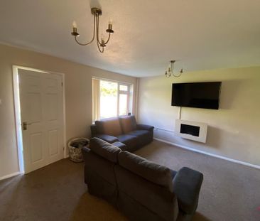 3 bedroom semi-detached house to rent - Photo 3