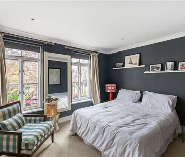 SHORT LET A contemporary end of terrace townhouse set behind secure... - Photo 6
