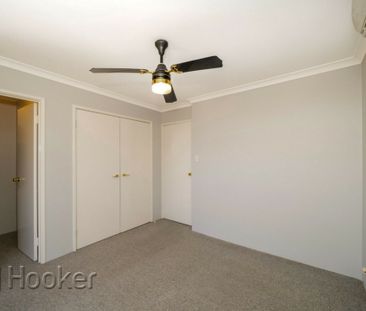 Spacious Townhouse - Photo 3