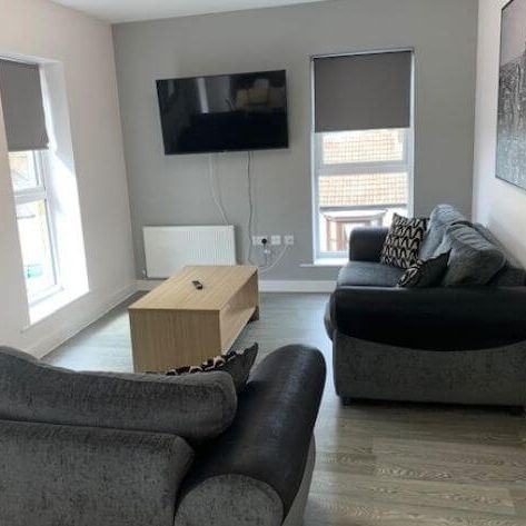 Jeffery Street Room 4 - Photo 1