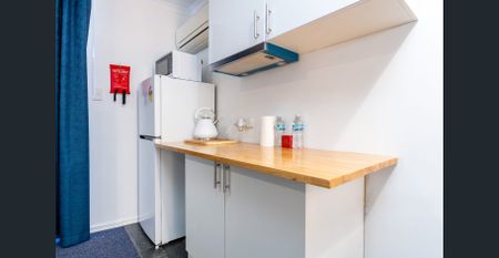 Furnished unit with all utilities included - Photo 3