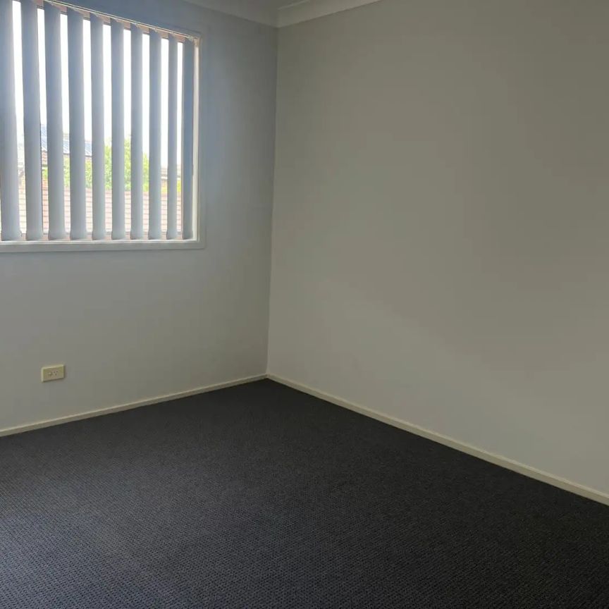 “Neat and tidy townhouse” - Photo 1