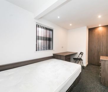 Manor Drive, Leeds - Photo 4