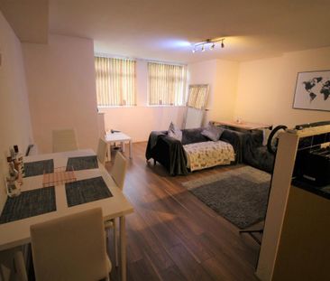 1 Bed Flat, Cardigan Road, LS6 - Photo 1