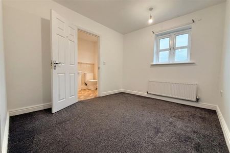3 Bedroom Semi Detached To Let - Photo 4