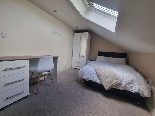 1 bedroom in a house share to rent - Photo 1