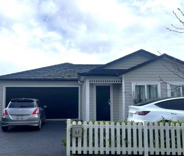 Great area, even better house! - Photo 2