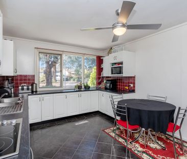 17 Cole Street, Downer ACT 2602 - House For Rent | Domain - Photo 5