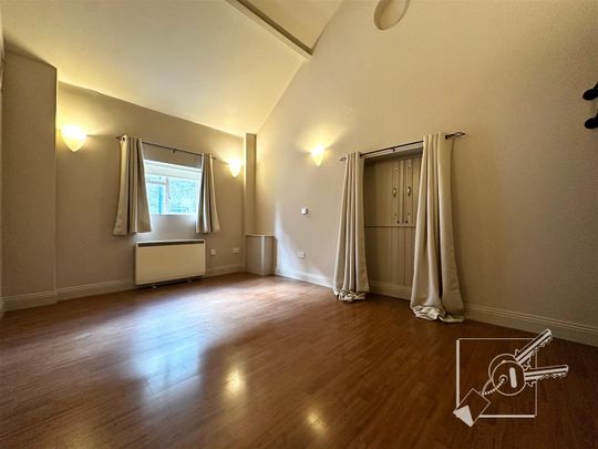 The Courtyard, 7a Manor Road - Photo 1