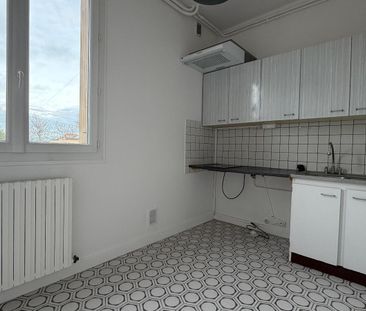 Location Appartement 1 pièce 24m² CLERMONT FERRAND 63000 - Photo 3