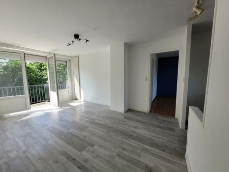 Location Appartement 3 pièces 54m² LAMBERSART 59130 - Photo 2