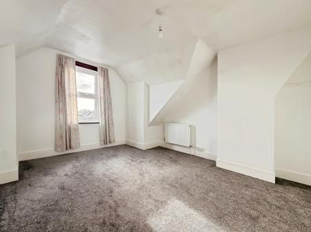 6 bedroom Semi-detached house To Let - Photo 5