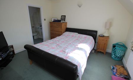 Moatfields, Colchester - Photo 5