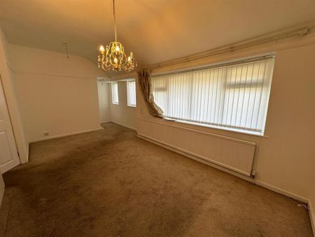 4 bedroom detached house to rent - Photo 2