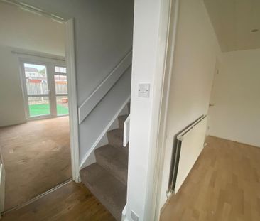 2 bedroom semi-detached house to rent - Photo 2