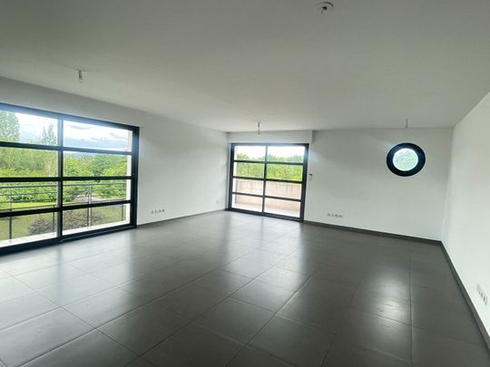 Location Appartement 5 pièces 106m² - Photo 1