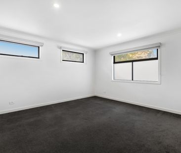 19B Vera Street, Bentleigh East VIC 3165 - Townhouse For Rent | Domain - Photo 5
